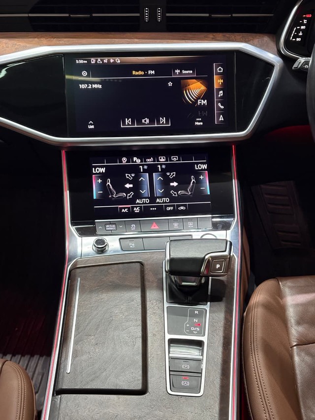 Second-hand 2020 Audi A6 45 TFSI Technology WO Matrix BSVI for sale in Lucknow-13