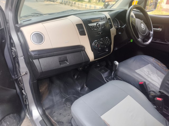 Second-hand 2017 Maruti Wagon R AMT VXI for sale in Kolkata-10