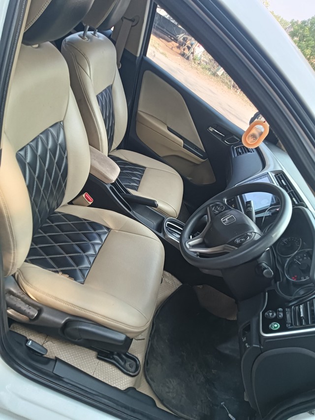 Second-hand 2018 Honda City i-VTEC CVT V for sale in Madurai-5