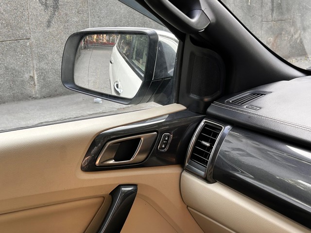 Second-hand 2021 Ford Endeavour Titanium Plus 4X2 AT for sale in New Delhi-22