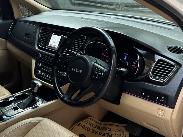 Second-hand 2022 Kia Carnival Limousine Plus for sale in New Delhi-17