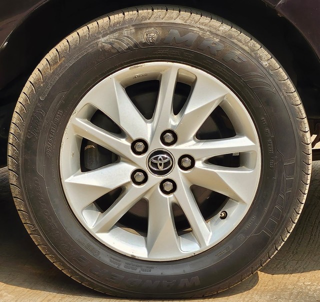 Second-hand 2018 Toyota Innova Crysta 2.4 VX MT 8S BSIV for sale in Thane-7