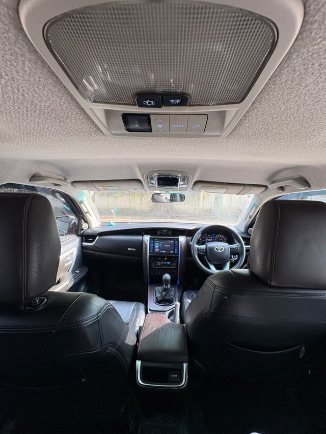 Second-hand 2017 Toyota Fortuner 2.8 4WD MT BSIV for sale in Lucknow-20