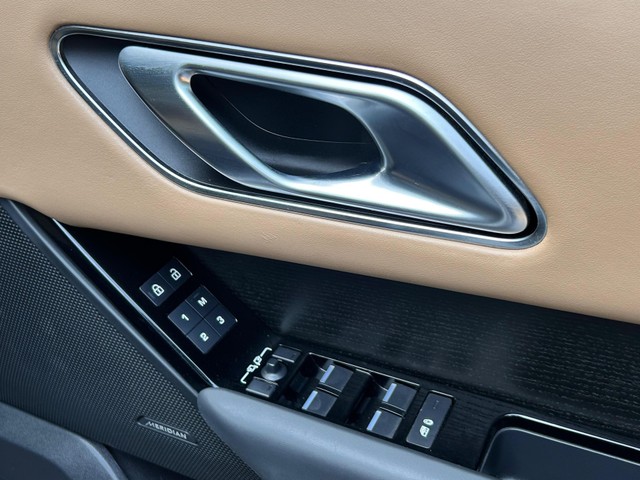 Second-hand 2023 Land Rover Range Rover Velar Dynamic HSE for sale in New Delhi-19