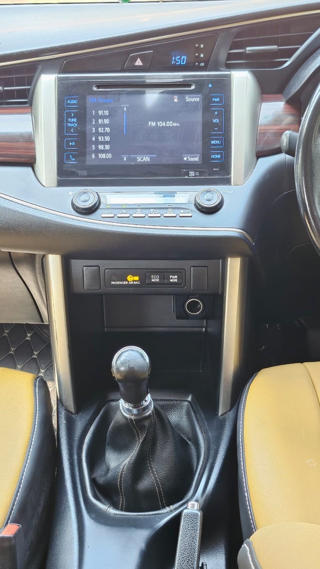 Second-hand 2018 Toyota Innova Crysta 2.4 VX MT 8S BSIV for sale in Thane-21