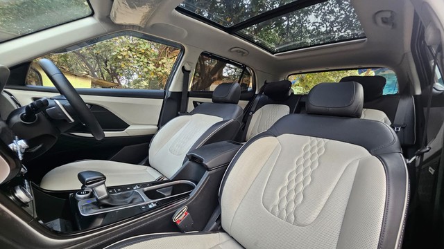 Second-hand 2023 Hyundai Creta SX IVT for sale in Thane-16