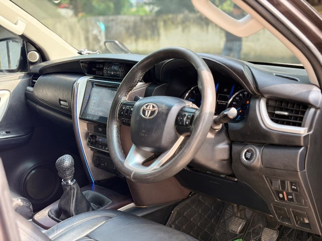 Second-hand 2017 Toyota Fortuner 2.8 4WD MT BSIV for sale in Lucknow-13