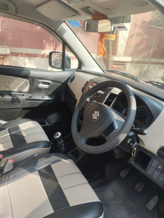 Second-hand 2017 Maruti Wagon R VXI Optional for sale in Agra-7