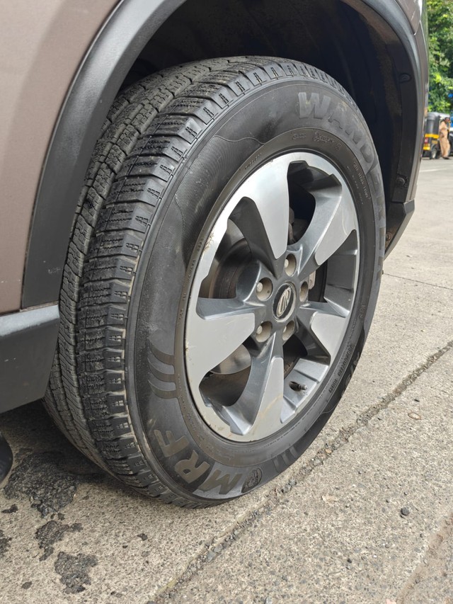 Second-hand 2018 Mahindra Alturas G4 4X2 AT BSIV for sale in Mumbai-8