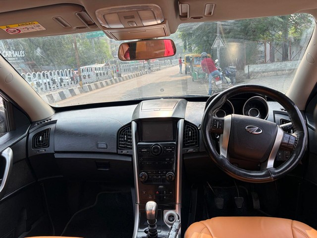 Second-hand 2018 Mahindra XUV500 R W10 FWD for sale in Lucknow-9