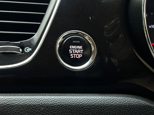 Second-hand 2022 Kia Carnival Limousine Plus for sale in New Delhi-13