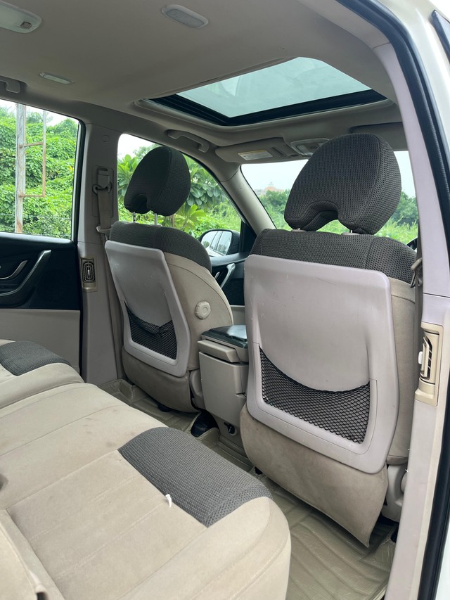 Second-hand 2018 Mahindra XUV500 R W10 FWD for sale in Ahmedabad-14