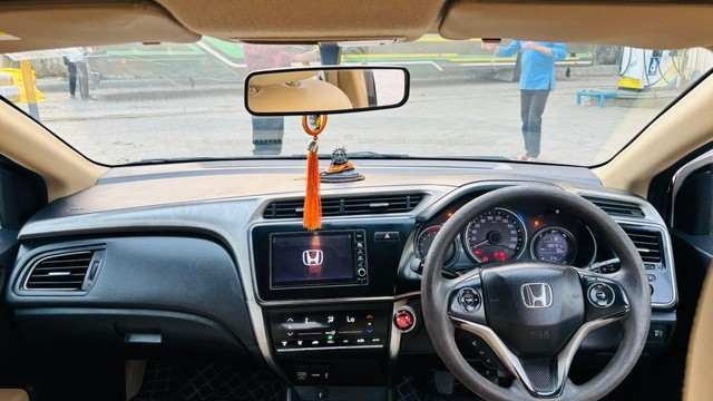 Honda City i DTec V Second-hand 2017 Honda City i DTec V for sale in Lucknow-15