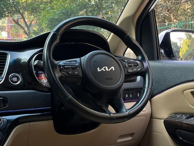 Second-hand 2022 Kia Carnival Limousine Plus for sale in New Delhi-24