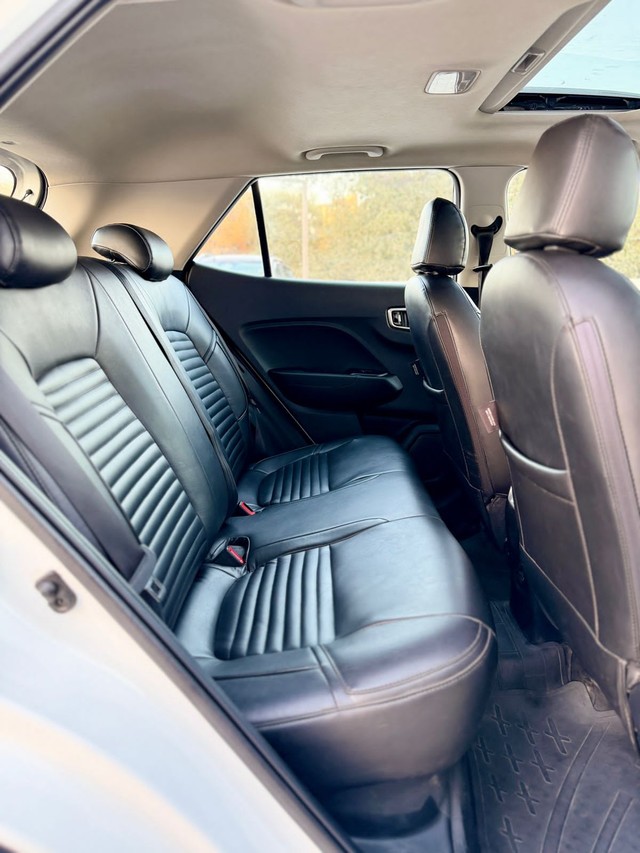 Second-hand 2019 Hyundai Venue SX Plus Turbo DCT BSIV for sale in Mumbai-13