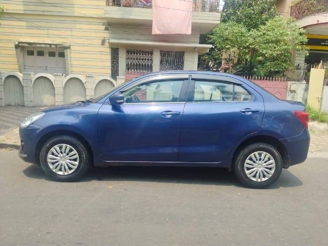 Second-hand 2017 Maruti Swift Dzire AMT VXI for sale in Kolkata-2