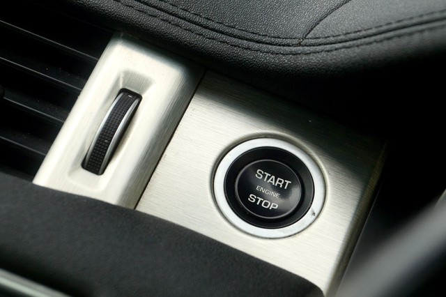 Second-hand 2018 Land Rover Range Rover Evoque 2.0 TD4 HSE for sale in New Delhi-11