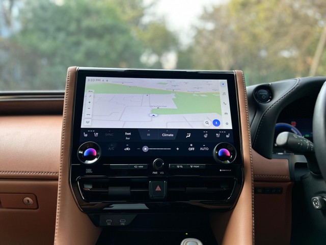 Second-hand 2024 Toyota Vellfire VIP Executive Lounge for sale in New Delhi-8