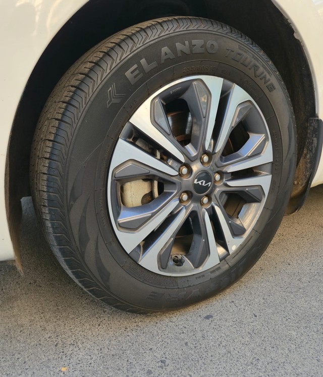 Second-hand 2022 Kia Carnival Limousine for sale in Mumbai-8