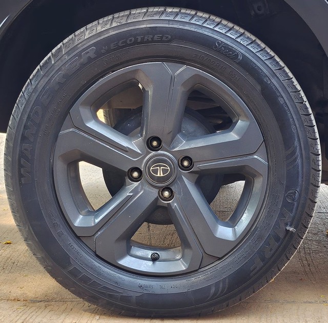 Tata Nexon EV XZ Plus Dark Edition - Photo 8