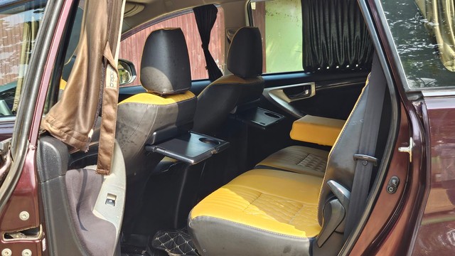 Second-hand 2018 Toyota Innova Crysta 2.4 VX MT 8S BSIV for sale in Thane-28