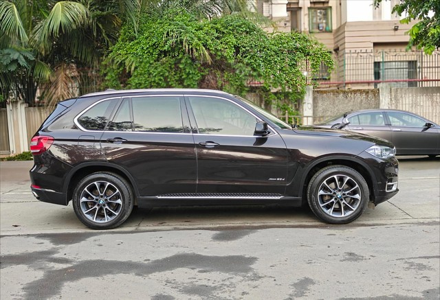Second-hand 2017 BMW X5 xDrive 30d Design Pure Experience 5 Seater for sale in Mumbai-1