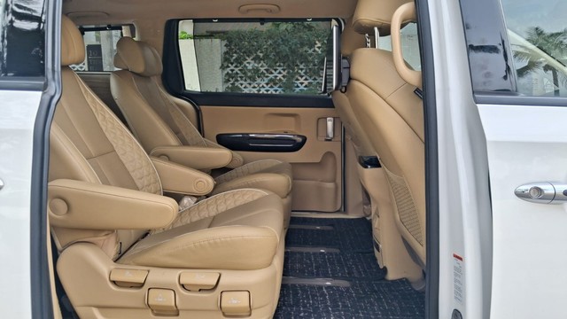 Second-hand 2021 Kia Carnival Limousine Plus for sale in Coimbatore-5