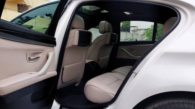 https://images10.gaadi.com/usedcar_image/AQ3A.240801.002/original/4daefb51-aab2-47aa-a953-b9a6dc7ada2f.jpg?imwidth=6401
