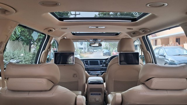 Second-hand 2021 Kia Carnival Limousine Plus for sale in Coimbatore-7