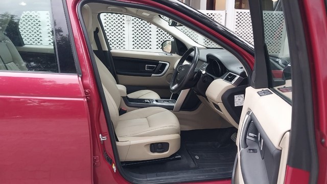 Land Rover Discovery HSE 2.0 SD4 Second-hand 2017 Land Rover Discovery HSE 2.0 SD4 for sale in Coimbatore-7