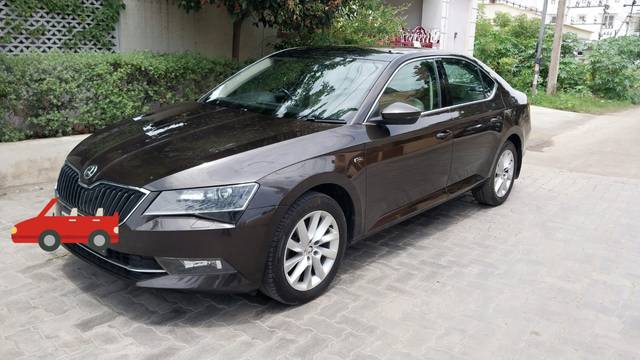 https://images10.gaadi.com/usedcar_image/AQ3A.240801.002/original/daeb5fd4-e33a-4986-9a47-feb695433ecd.jpg?imwidth=6402