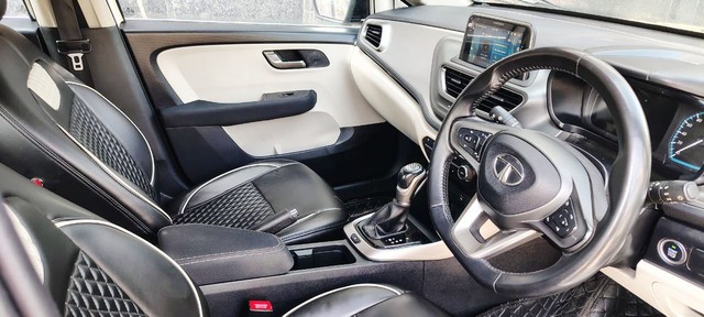 Tata Altroz XZ Second-hand 2023 Tata Altroz XZ for sale in New Delhi-5