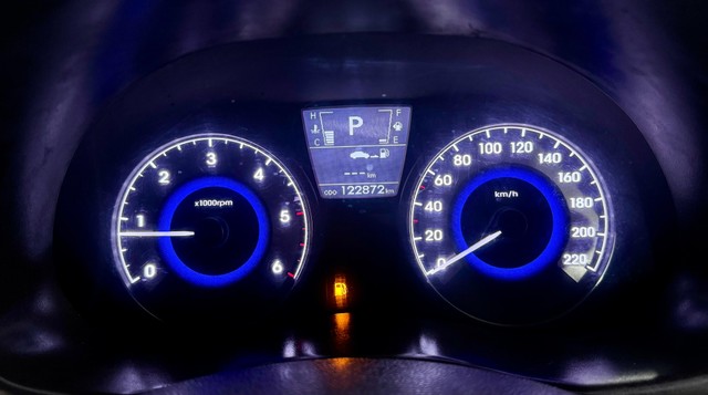 Second-hand 2015 Hyundai Verna SX CRDi AT for sale in Surat-13