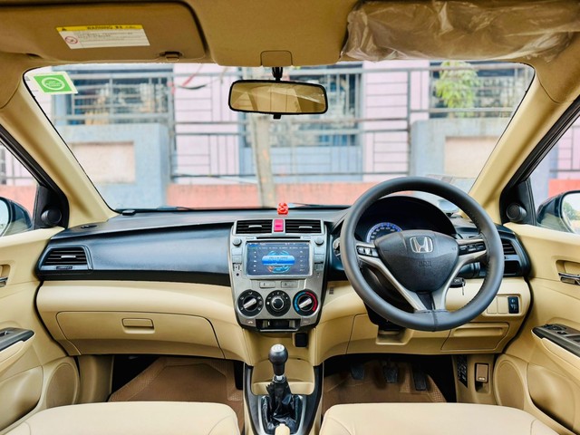 Second-hand 2013 Honda City V MT for sale in Surat-10