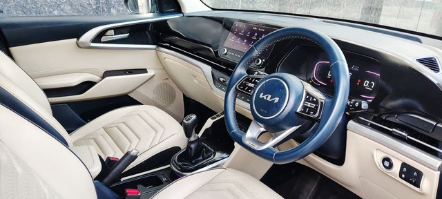 Second-hand 2023 Kia Carens Premium iMT for sale in New Delhi-13