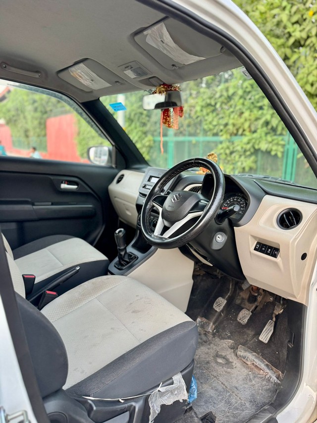 Second-hand 2024 Maruti Suzuki Wagon R VXI for sale in Surat-5