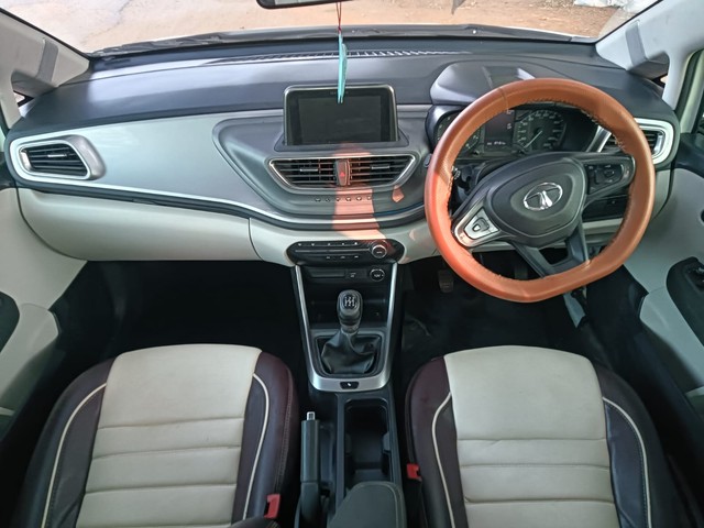 Second-hand 2023 Tata Altroz XZ Diesel for sale in Madurai-6