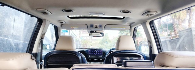 Second-hand 2023 Kia Carens Premium iMT for sale in New Delhi-10