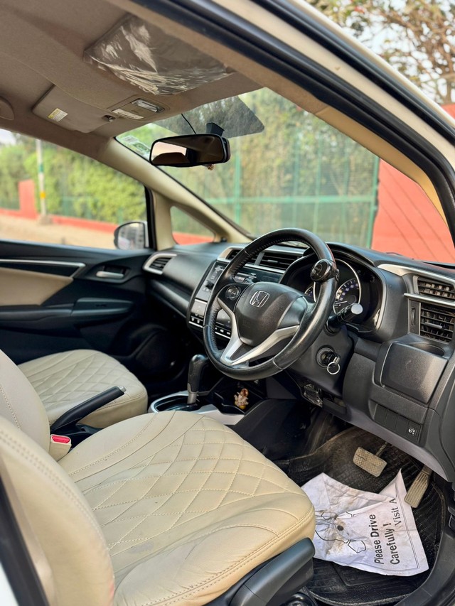 Second-hand 2017 Honda Jazz 1.2 V AT i VTEC for sale in Surat-6