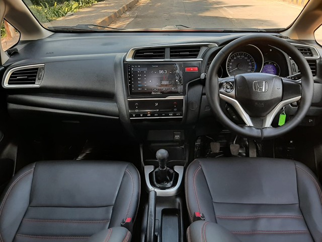 Second-hand 2015 Honda Jazz 1.2 VX i VTEC for sale in Mumbai-13