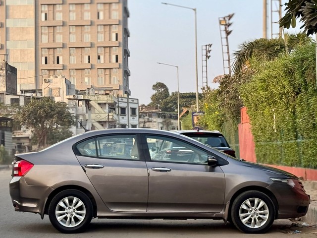 Second-hand 2013 Honda City V MT for sale in Surat-1
