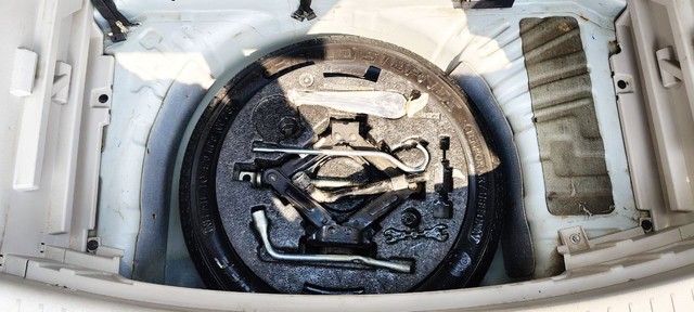 Second-hand 2024 Mahindra XUV300 W8 Diesel for sale in New Delhi-7