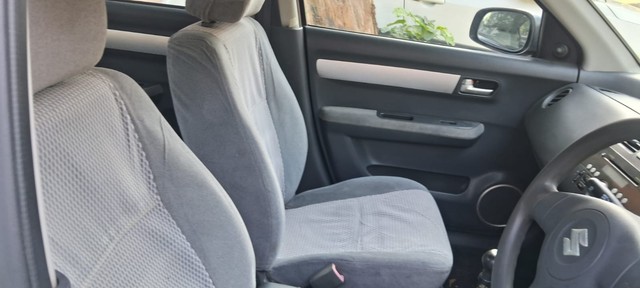 Second-hand 2011 Maruti Swift Dzire VXi for sale in Ahmedabad-7