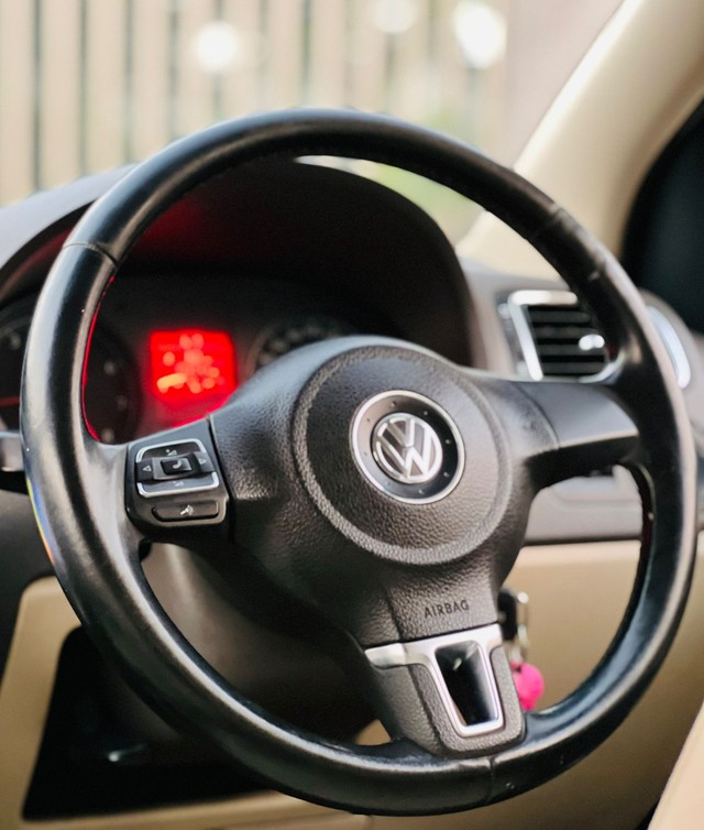 Second-hand 2013 Volkswagen Vento Petrol Highline for sale in Surat-21