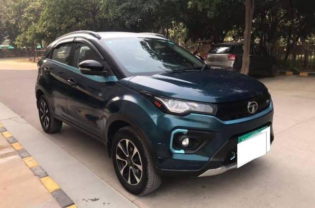 https://images10.gaadi.com/usedcar_image/AQ3A.240912.001/original/6ed41f40-3c14-454a-ba5a-a14f18bc9dd6.jpg?imwidth=6400