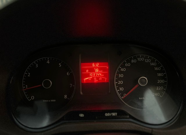 Second-hand 2013 Volkswagen Vento Petrol Highline for sale in Surat-19