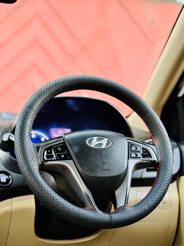 Second-hand 2015 Hyundai Verna SX CRDi AT for sale in Surat-10