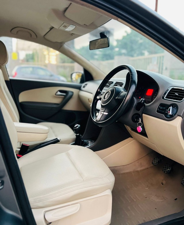 Second-hand 2013 Volkswagen Vento Petrol Highline for sale in Surat-10