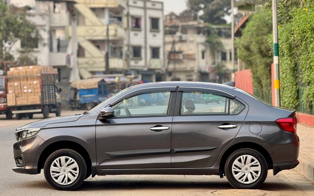 Second-hand 2019 Honda Amaze S Petrol BSIV for sale in Surat-3