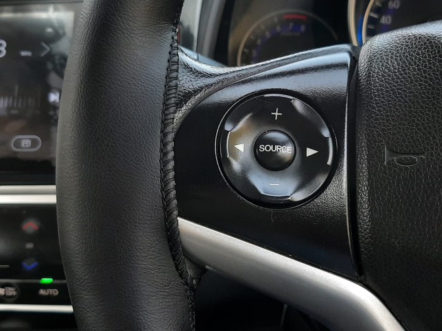 Second-hand 2015 Honda Jazz 1.2 VX i VTEC for sale in Mumbai-14